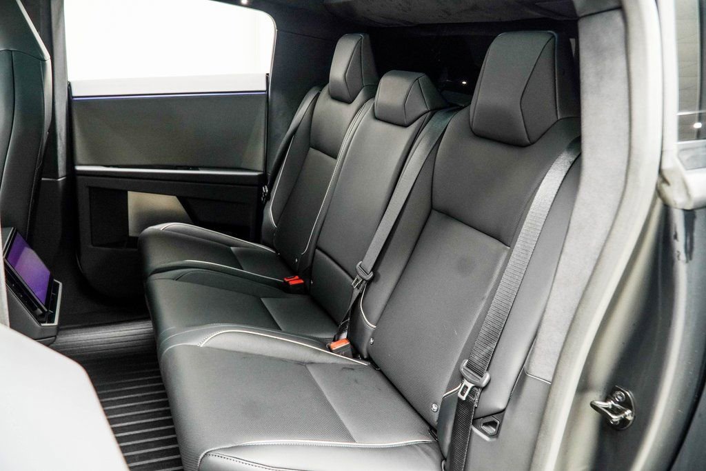 Used 2025 Tesla Cybertruck AWD Crew Cab image 45