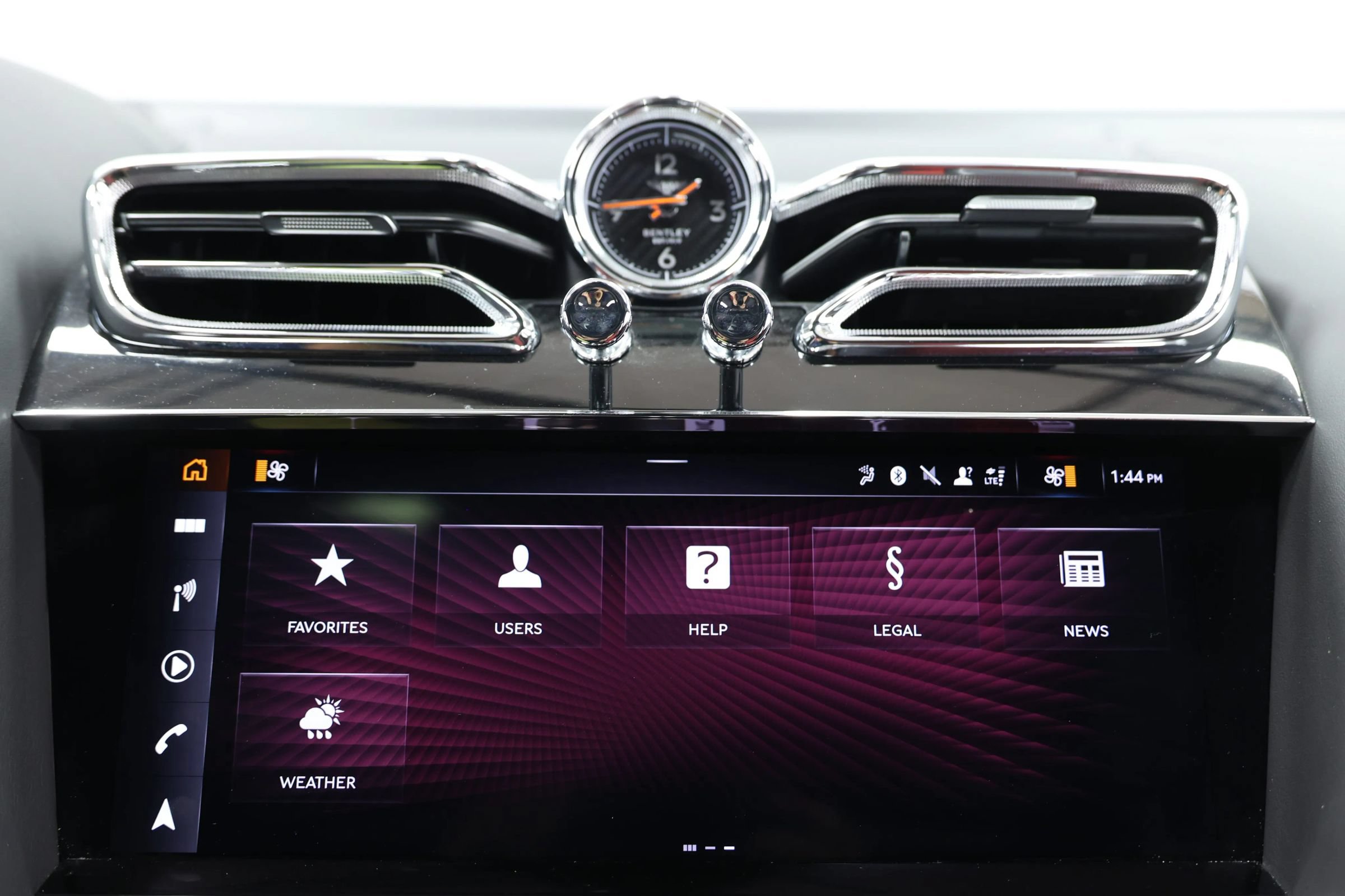 Used 2022 Bentley Bentayga AWD/4WD image 41