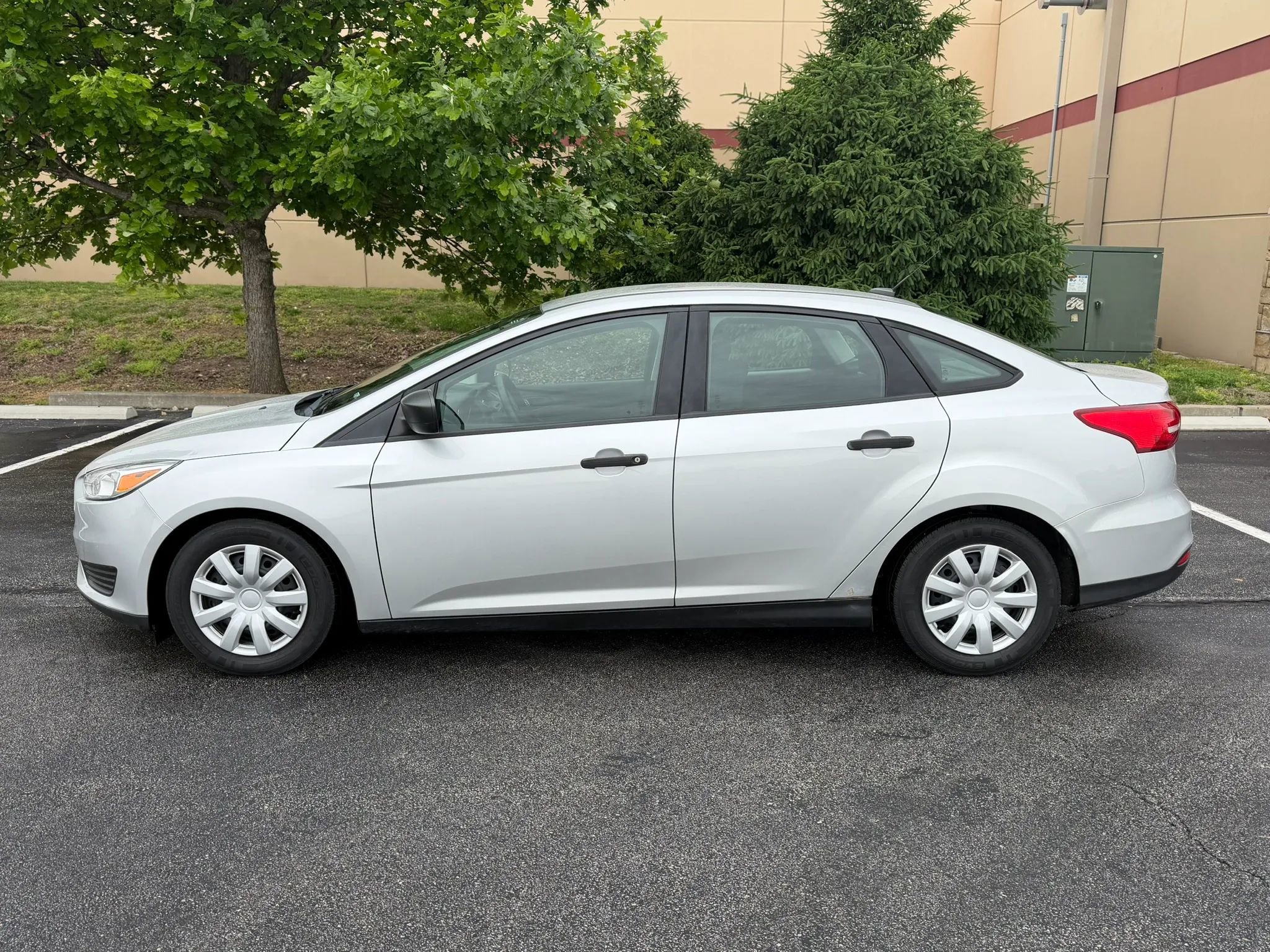 Used 2016 Ford Focus S FWD image 2