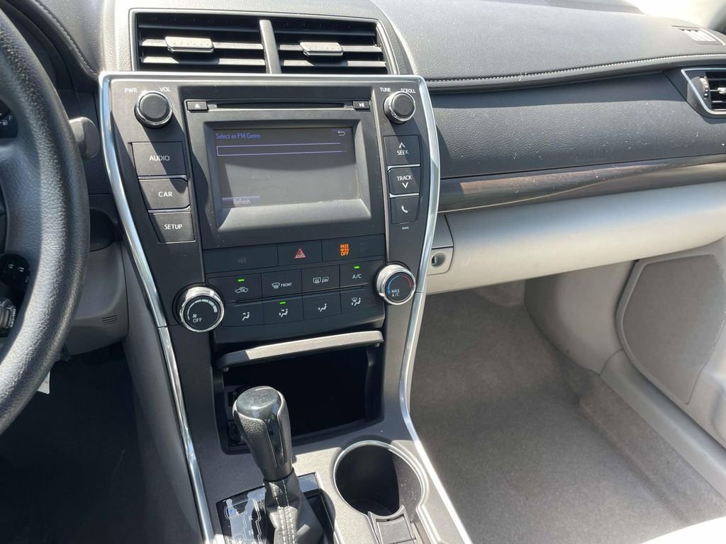 Used 2016 Toyota Camry LE image 23