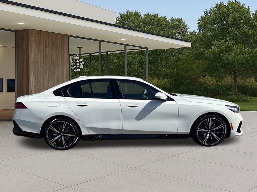 Used 2026 BMW 530i w/ M Sport Package RWD image 7