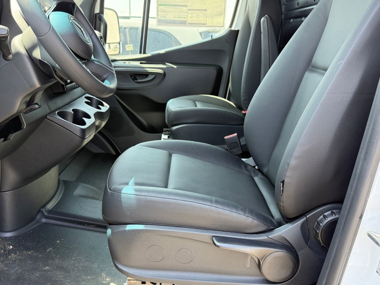 New 2025 Mercedes-Benz Sprinter 2500 image 21