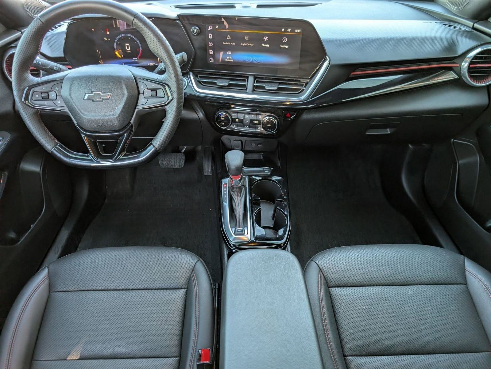 Used 2024 Chevrolet Trax RS w/ Sunroof Package image 16