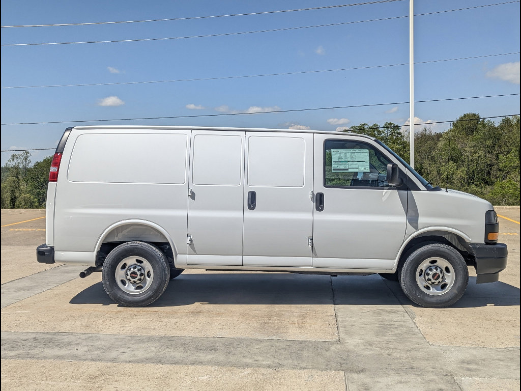 New 2026 GMC Savana 2500 w/ Enhanced Convenience Package RWD image 6
