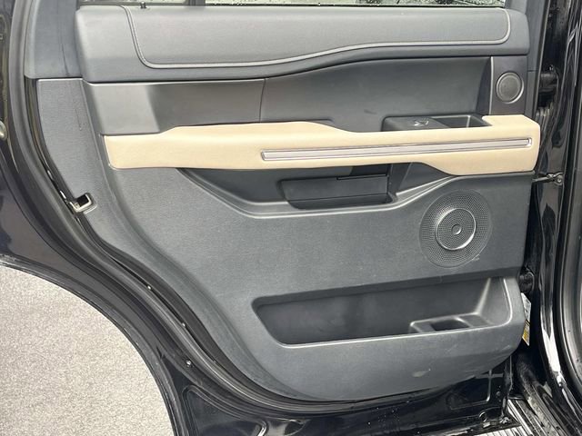 Used 2024 Ford Expedition Limited AWD/4WD image 18