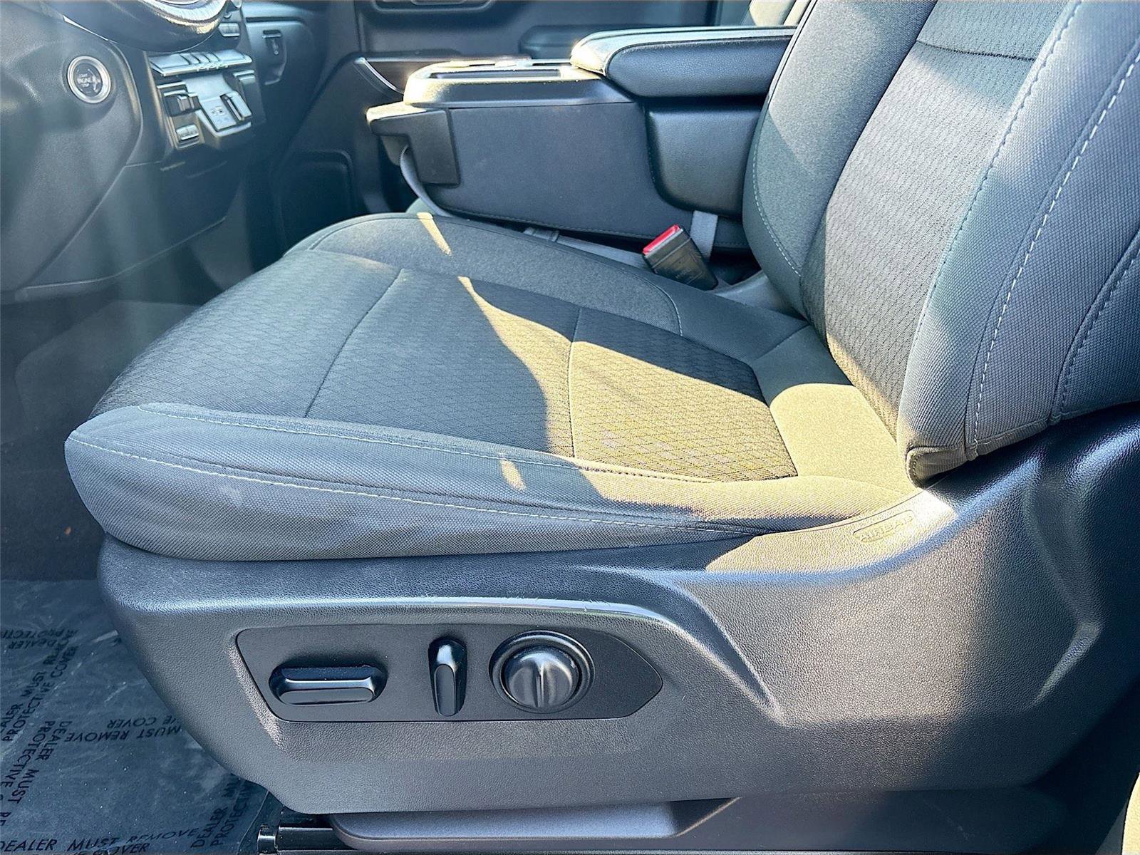 Used 2021 Chevrolet Silverado 2500 LT w/ Convenience Package image 19