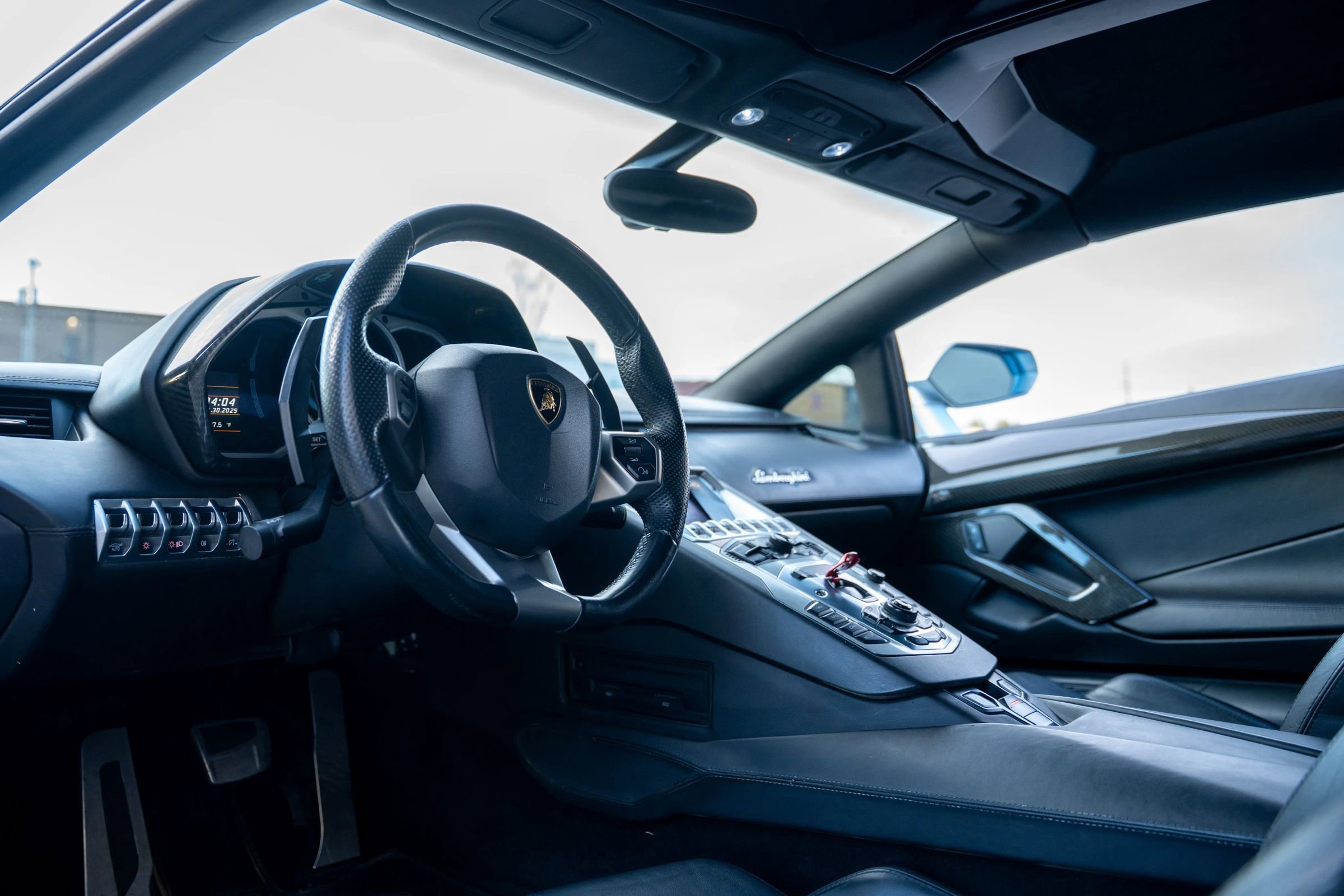 Used 2013 Lamborghini Aventador LP 700-4 image 2