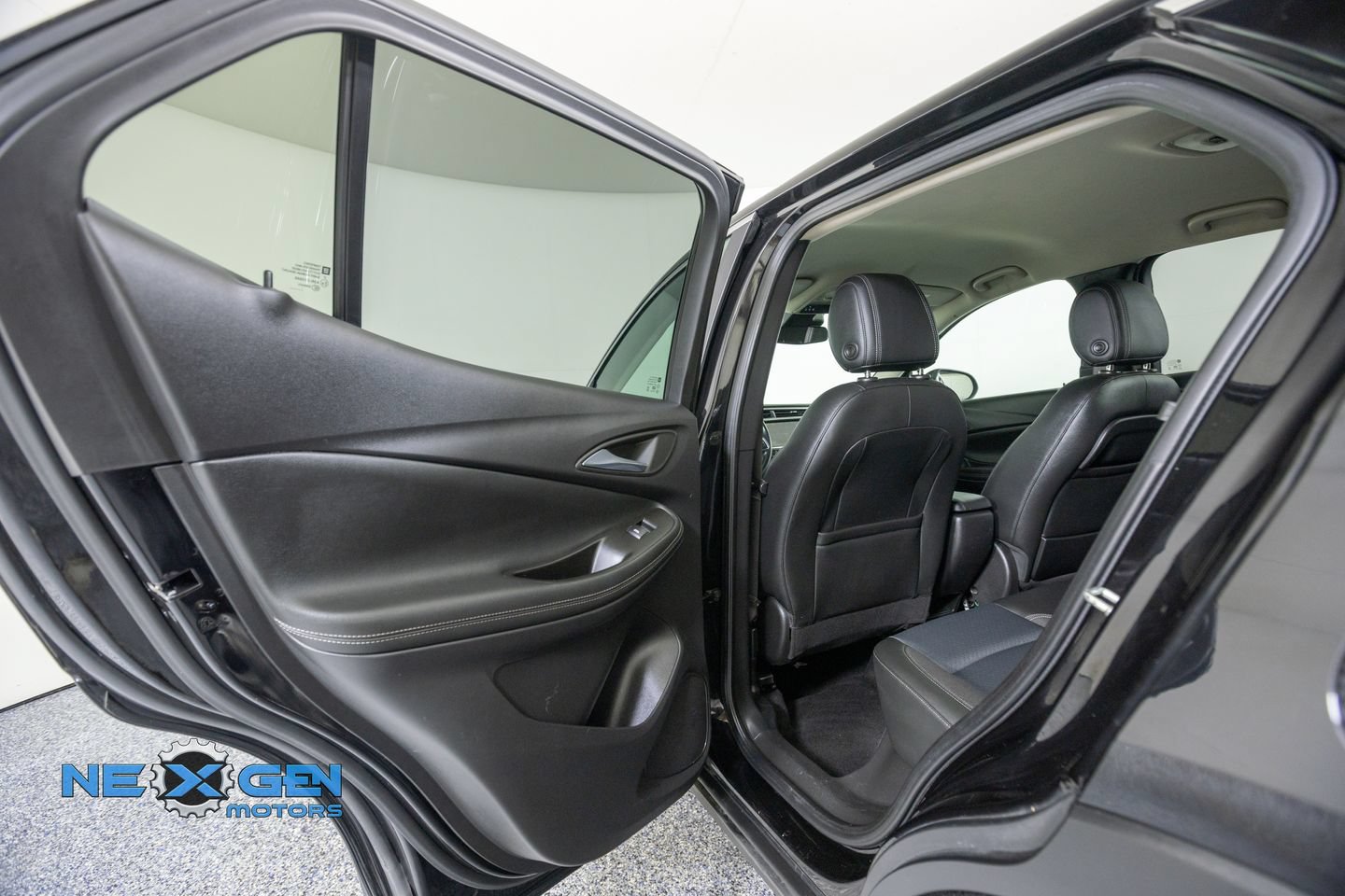 Used 2022 Buick Encore GX Preferred w/ Cold Weather Comfort Package AWD/4WD image 25