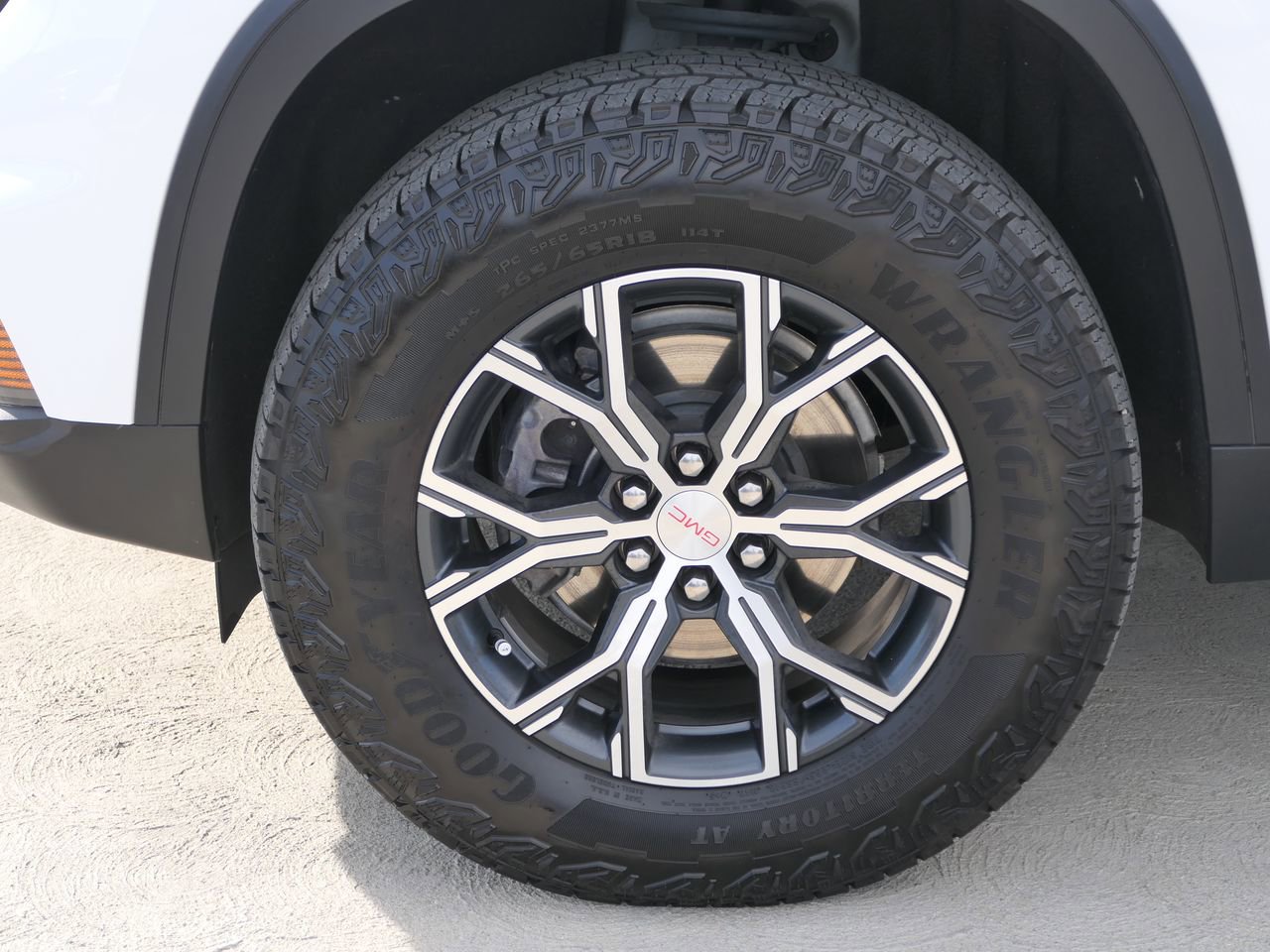 Used 2024 GMC Acadia AT4 w/ LPO, Floor Liner Package image 9