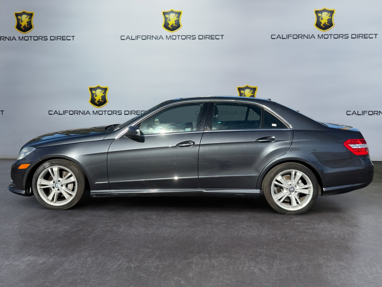 Used 2013 Mercedes-Benz E 350 4MATIC Sedan image 2