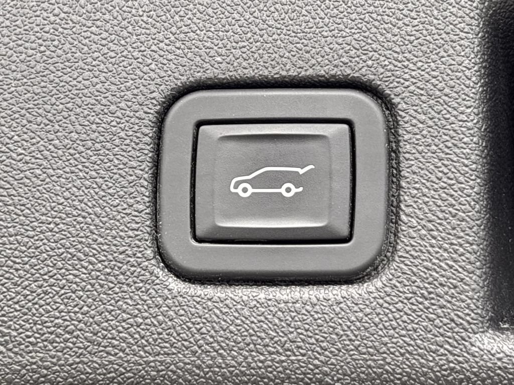 Used 2024 Chevrolet Equinox RS FWD image 26