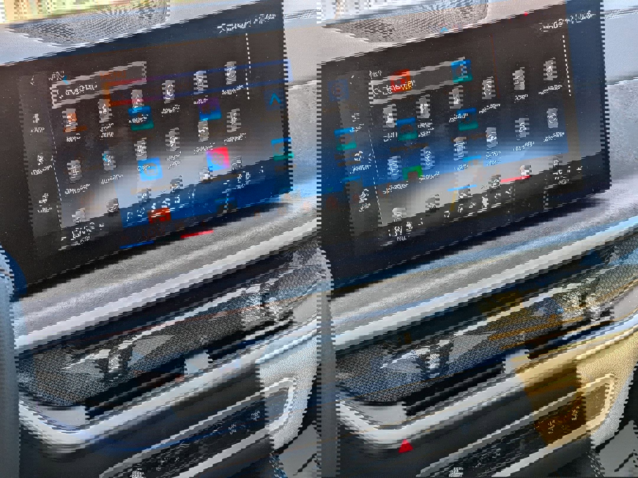 Used 2025 BMW X7 xDrive40i w/ Premium Package image 21