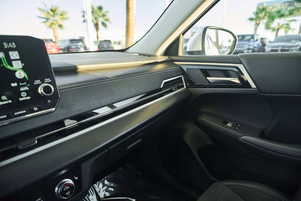 Used 2024 Mitsubishi Outlander SE image 46