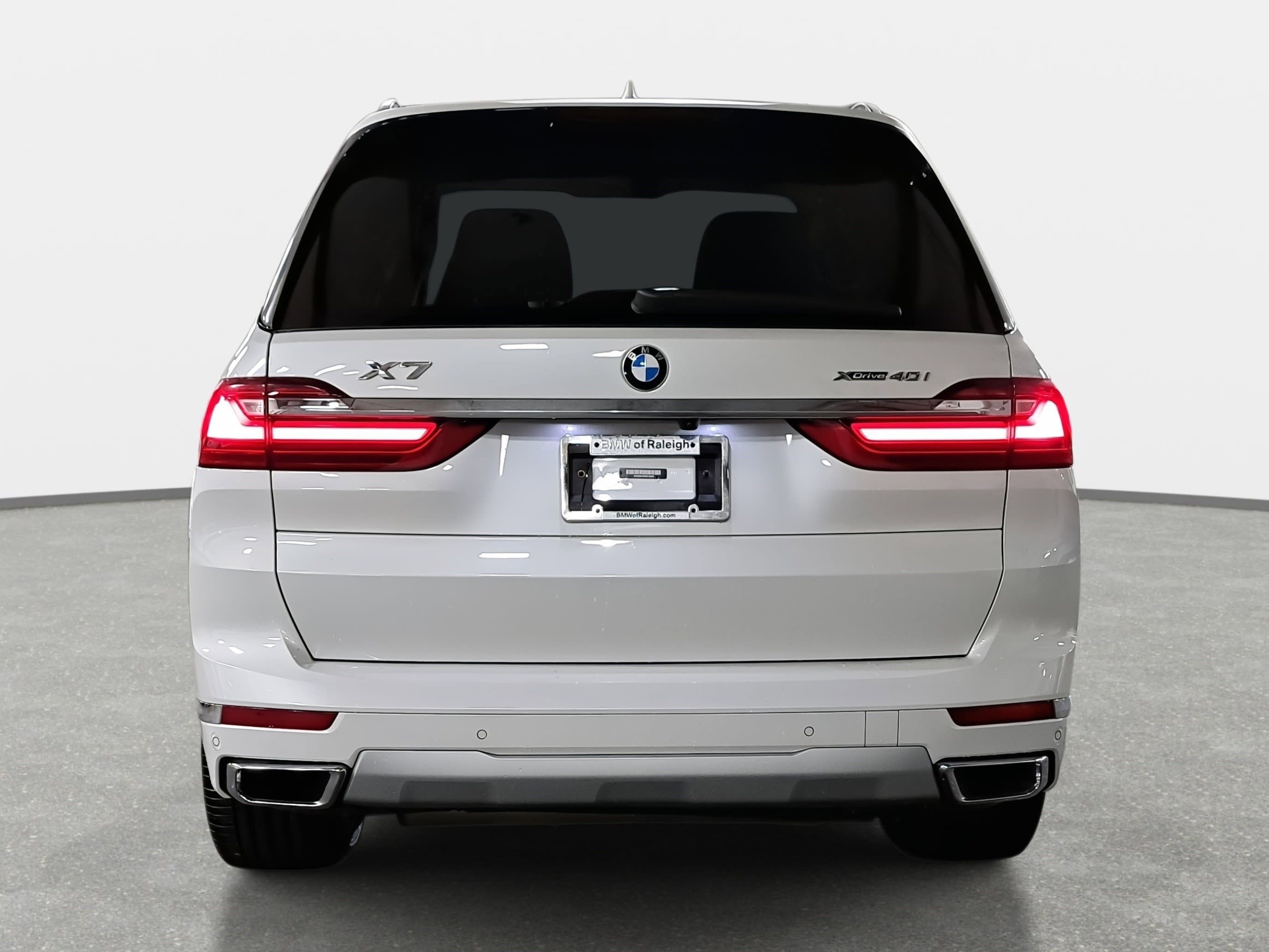 Used 2022 BMW X7 xDrive40i w/ Executive Package image 6