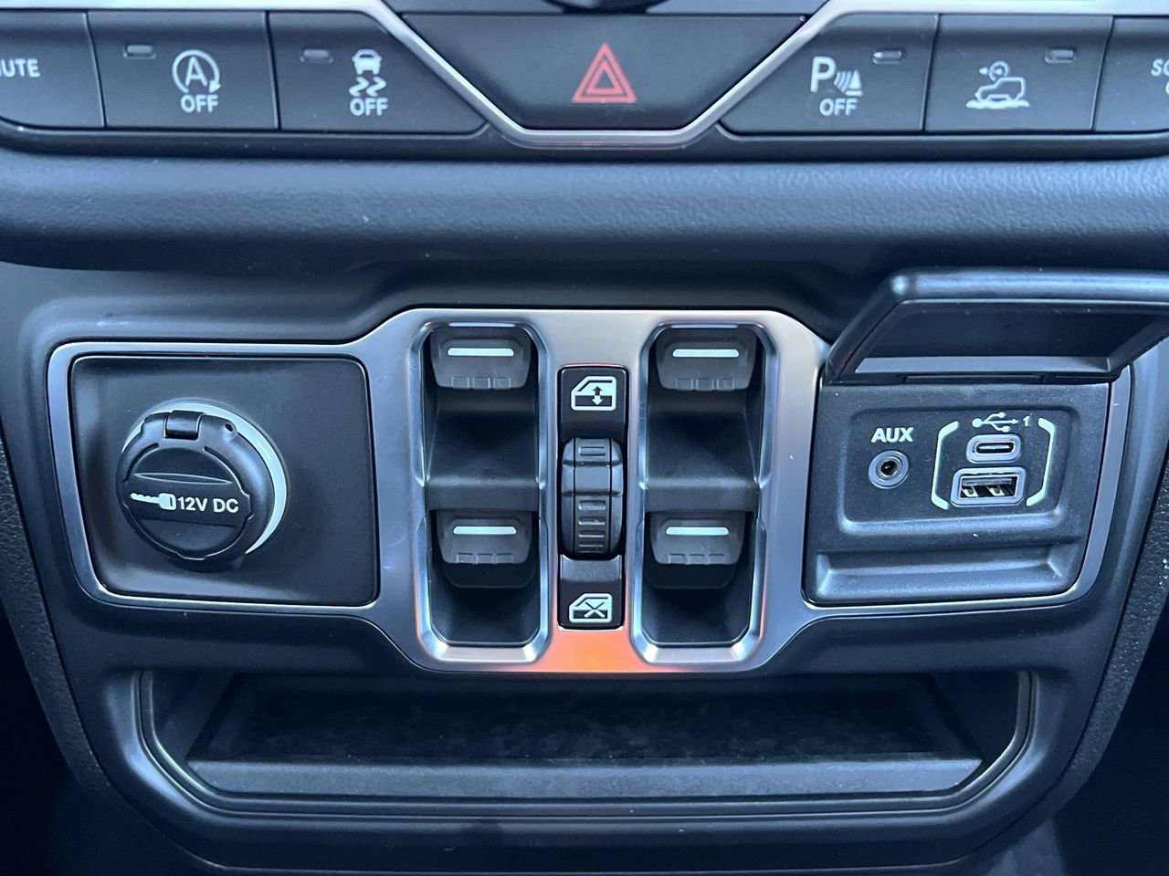 New 2026 Jeep Wrangler Unlimited Sahara AWD/4WD image 7