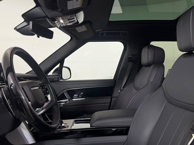 New 2025 Land Rover Range Rover SE image 6