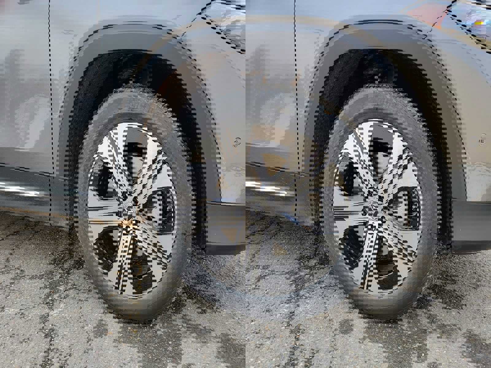 Used 2025 Mercedes-Benz EQB 350 4MATIC SUV image 10