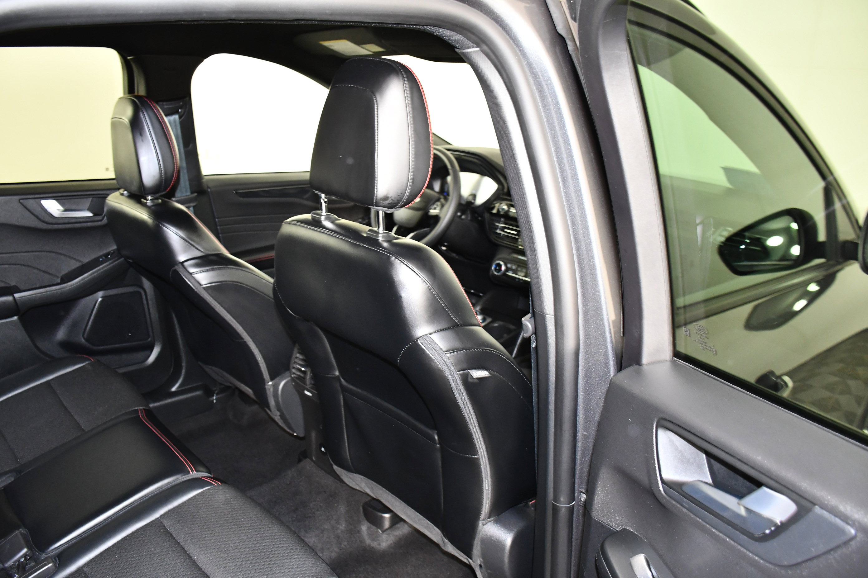 Used 2025 Ford Escape ST-Line image 42