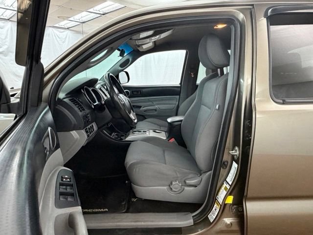 Used 2015 Toyota Tacoma 4x4 Double Cab w/ TRD Off-Road Package image 17