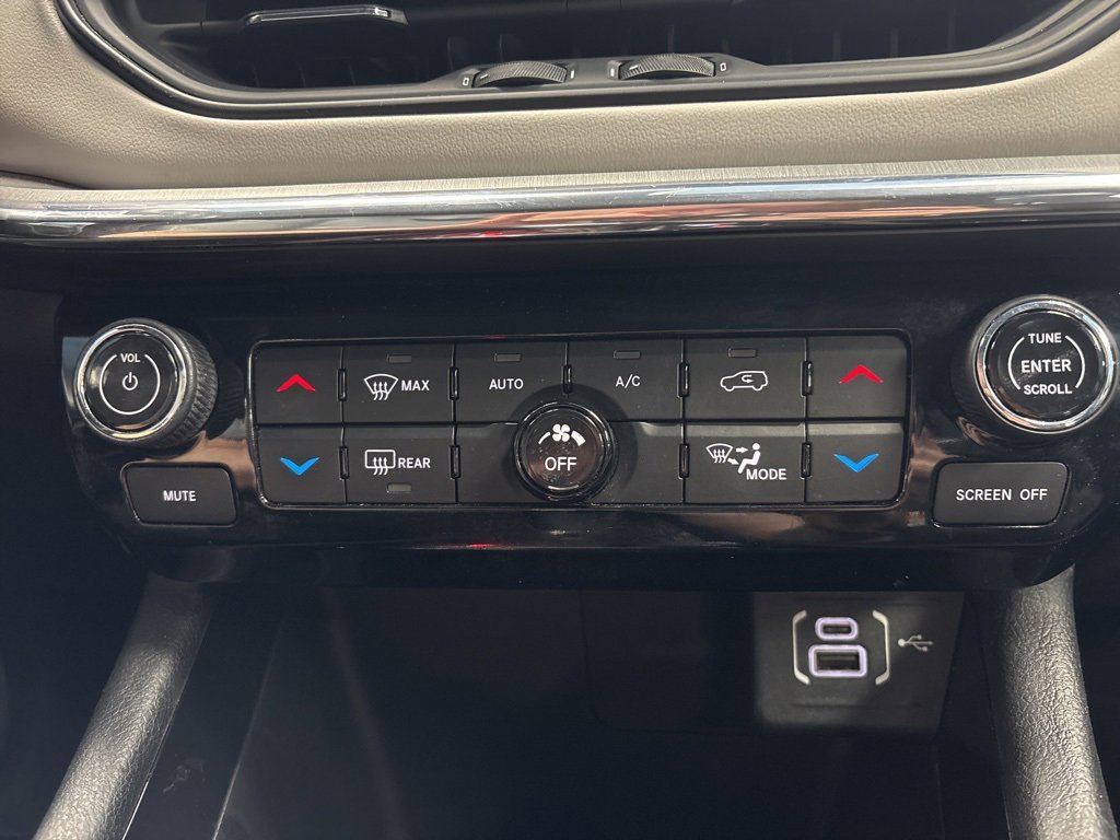 Used 2022 Jeep Compass Limited image 33