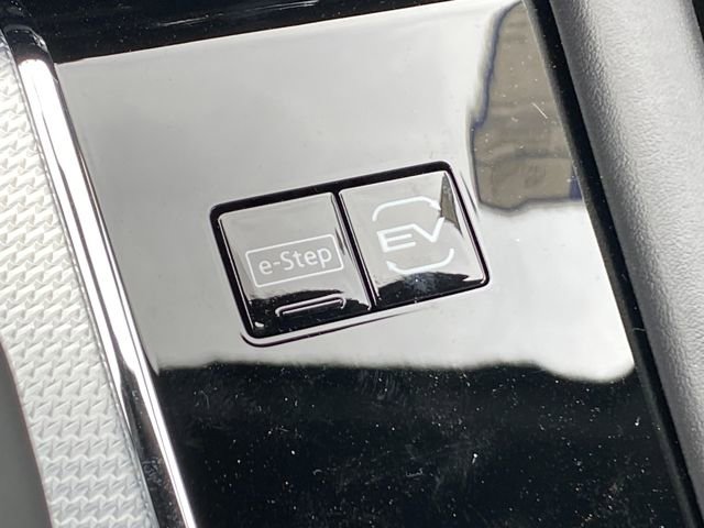 New 2026 Nissan Rogue Platinum image 19