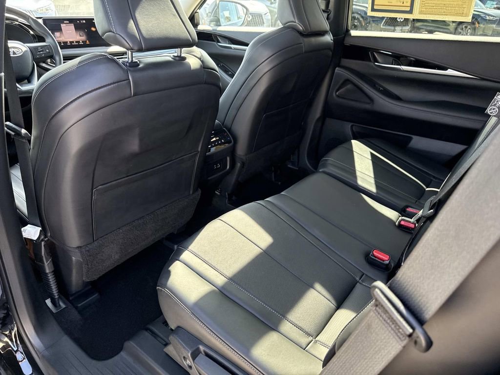 Certified 2025 INFINITI QX60 Pure image 28