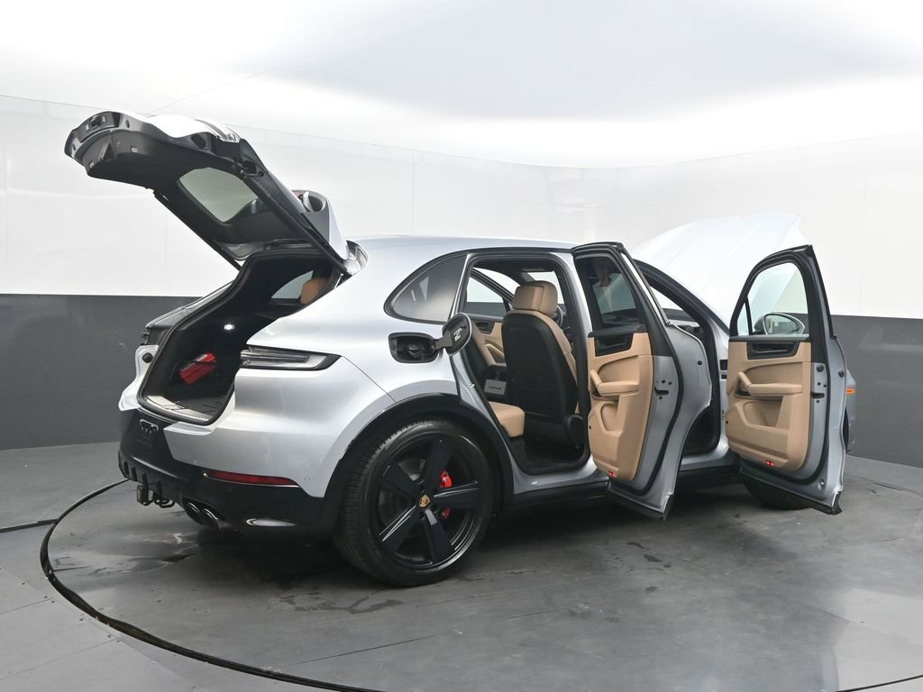 Certified 2025 Porsche Cayenne GTS image 43