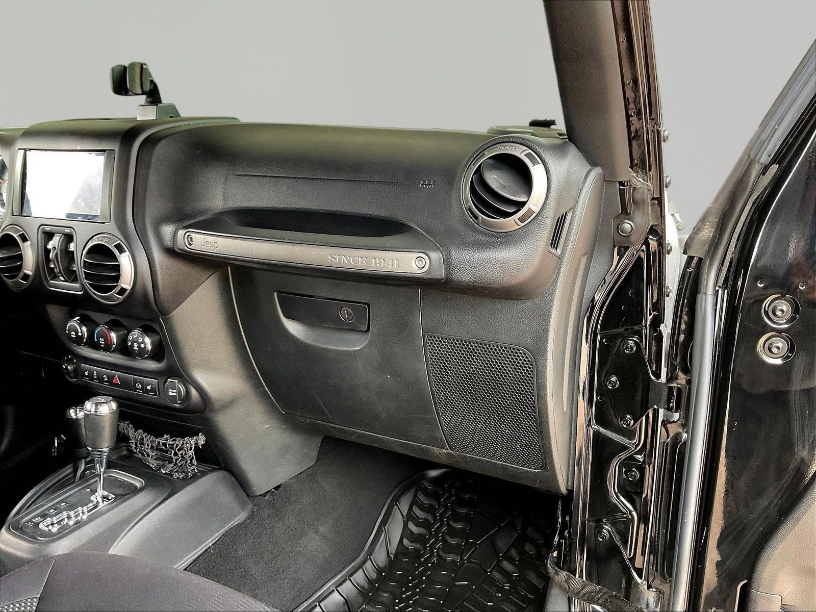 Used 2016 Jeep Wrangler Unlimited Sport AWD/4WD image 25