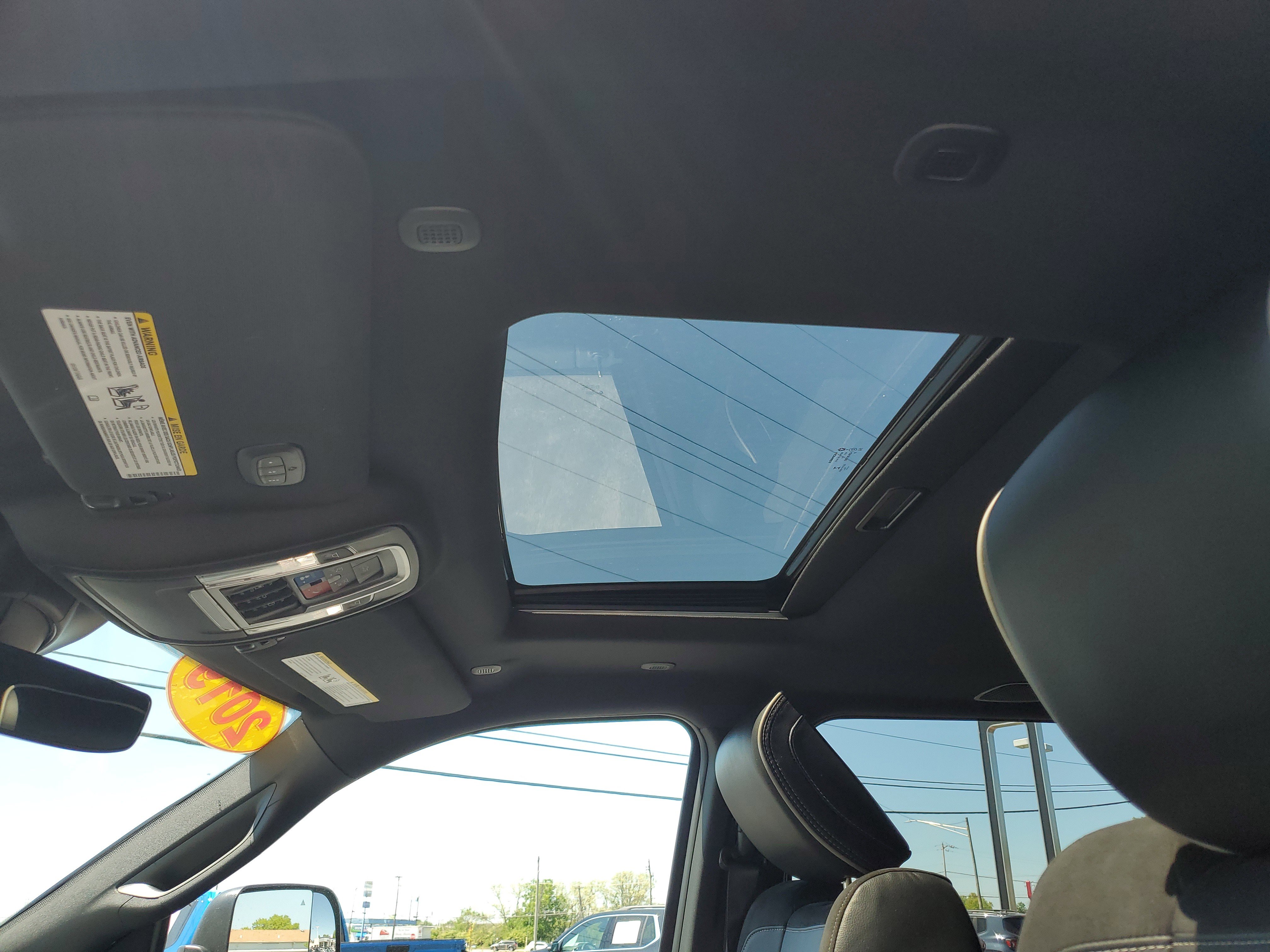 Used 2019 RAM 2500 Laramie w/ Black Appearance Package image 16