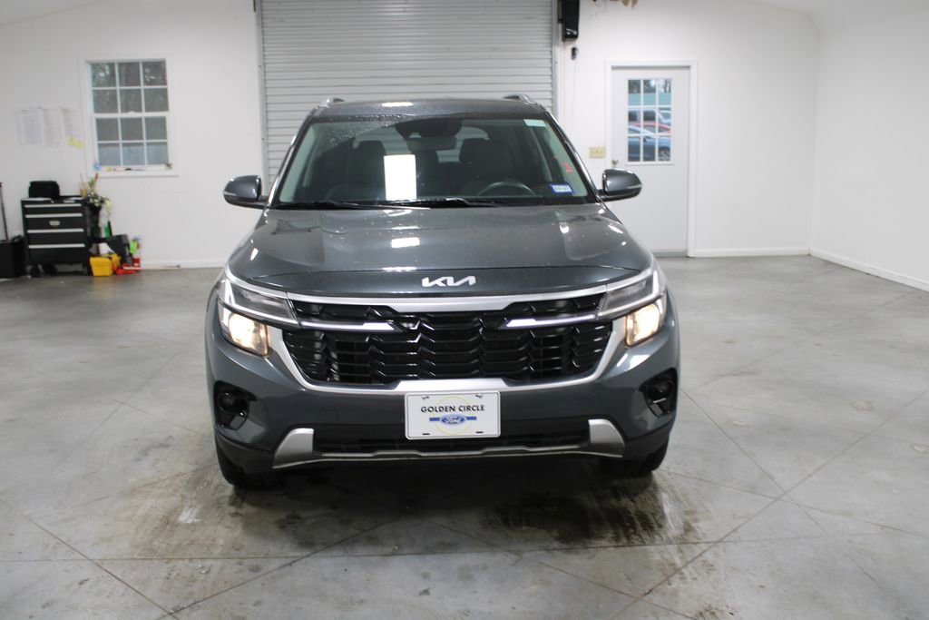 Used 2025 Kia Seltos S image 3