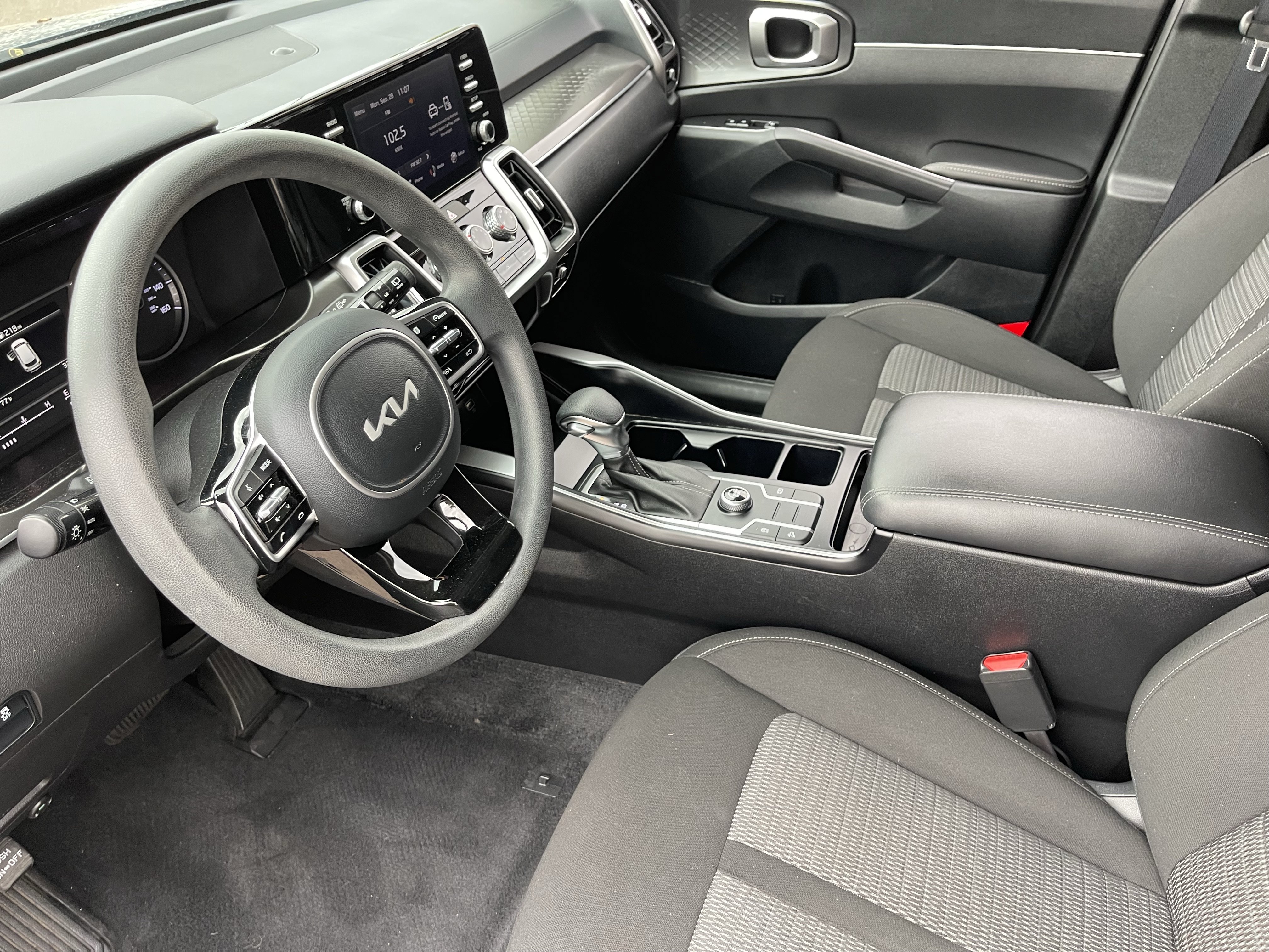 Certified 2022 Kia Sorento LX FWD image 17