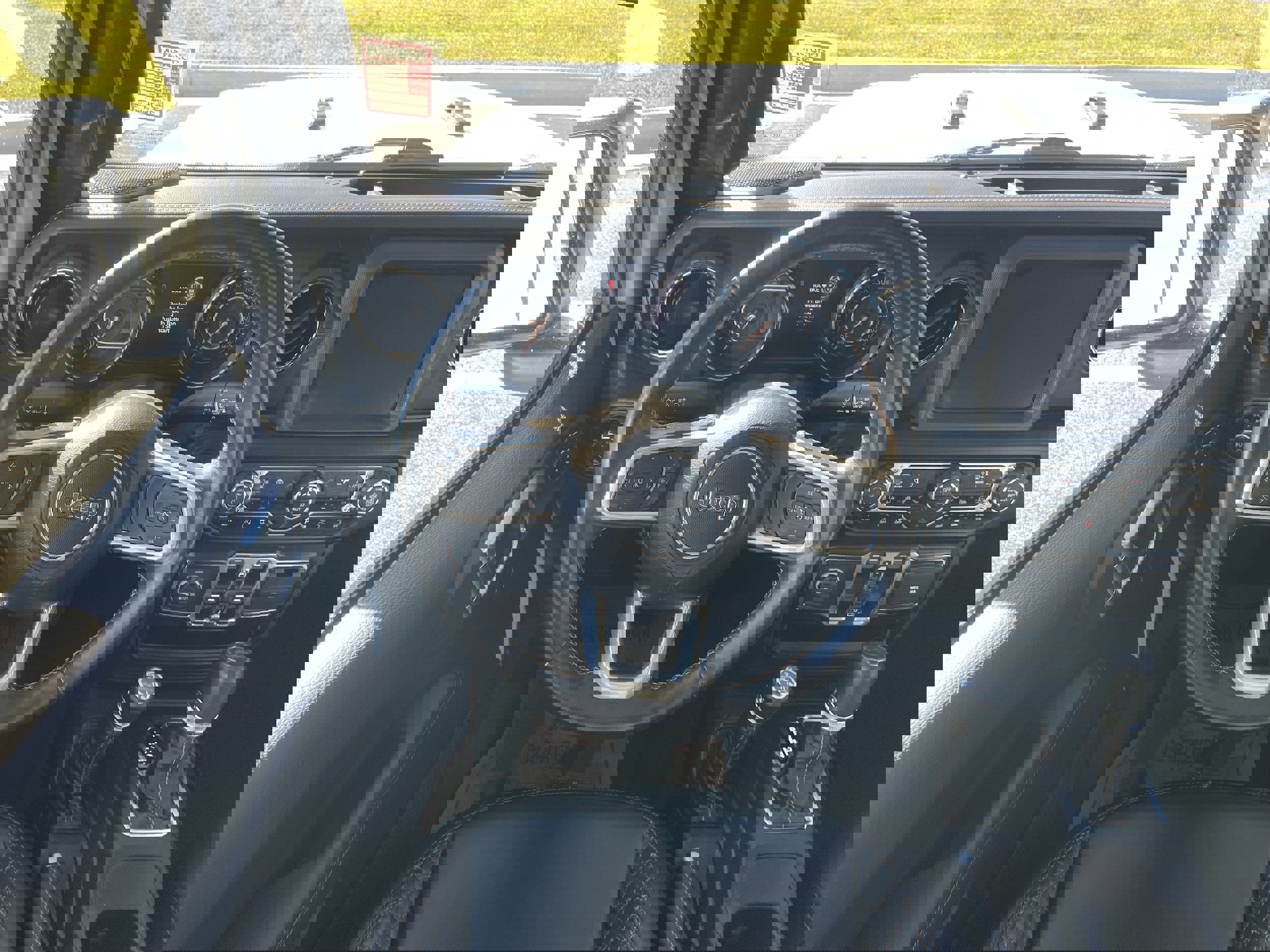 Used 2022 Jeep Gladiator Overland image 13