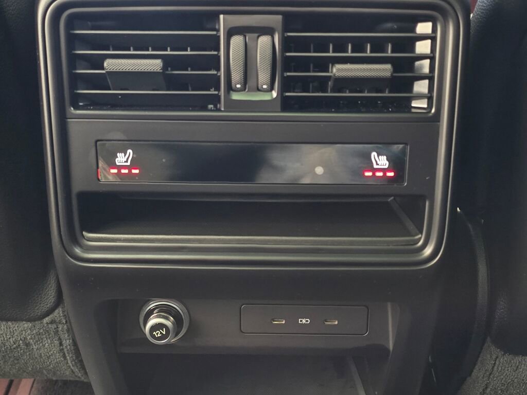 Certified 2025 Porsche Cayenne image 20