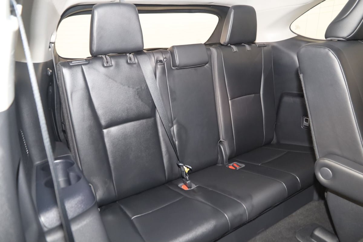 Used 2021 Toyota Highlander XLE AWD/4WD image 14