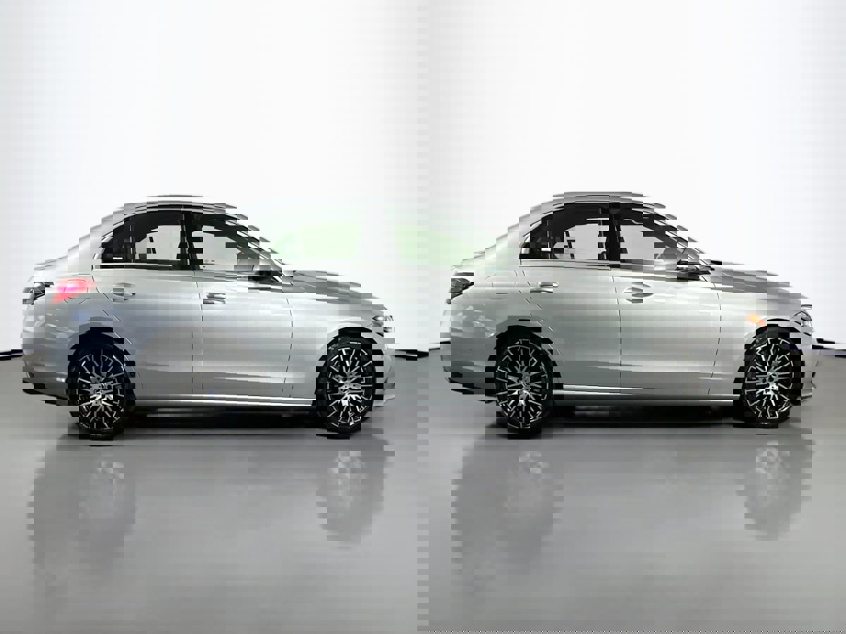 Used 2022 Mercedes-Benz C 300 4MATIC Sedan w/ Exclusive Trim Package image 5