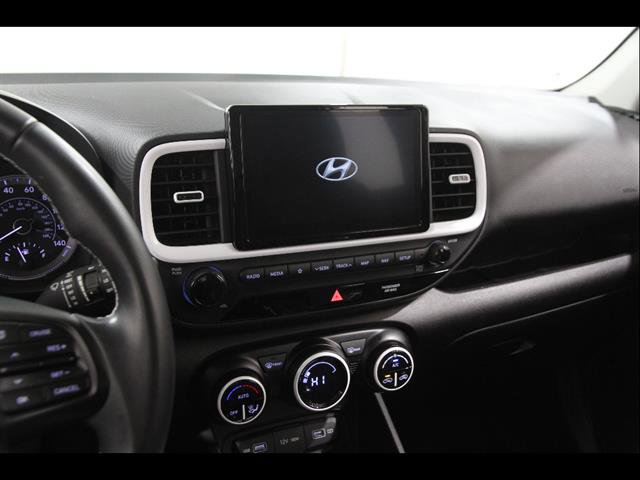 Certified 2022 Hyundai Venue Limited image 9