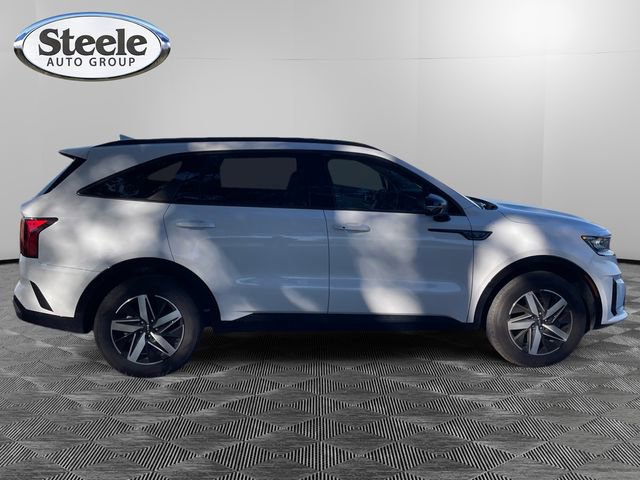Used 2023 Kia Sorento S w/ Panoramic Sunroof Package image 6