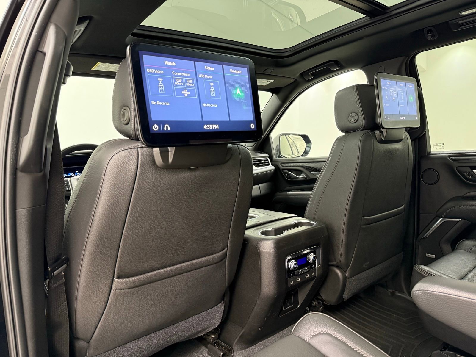 Used 2021 GMC Yukon Denali w/ Denali Premium Package image 25