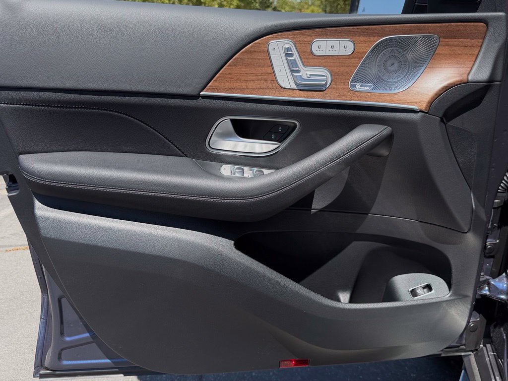 New 2026 Mercedes-Benz GLS 450 4MATIC image 15