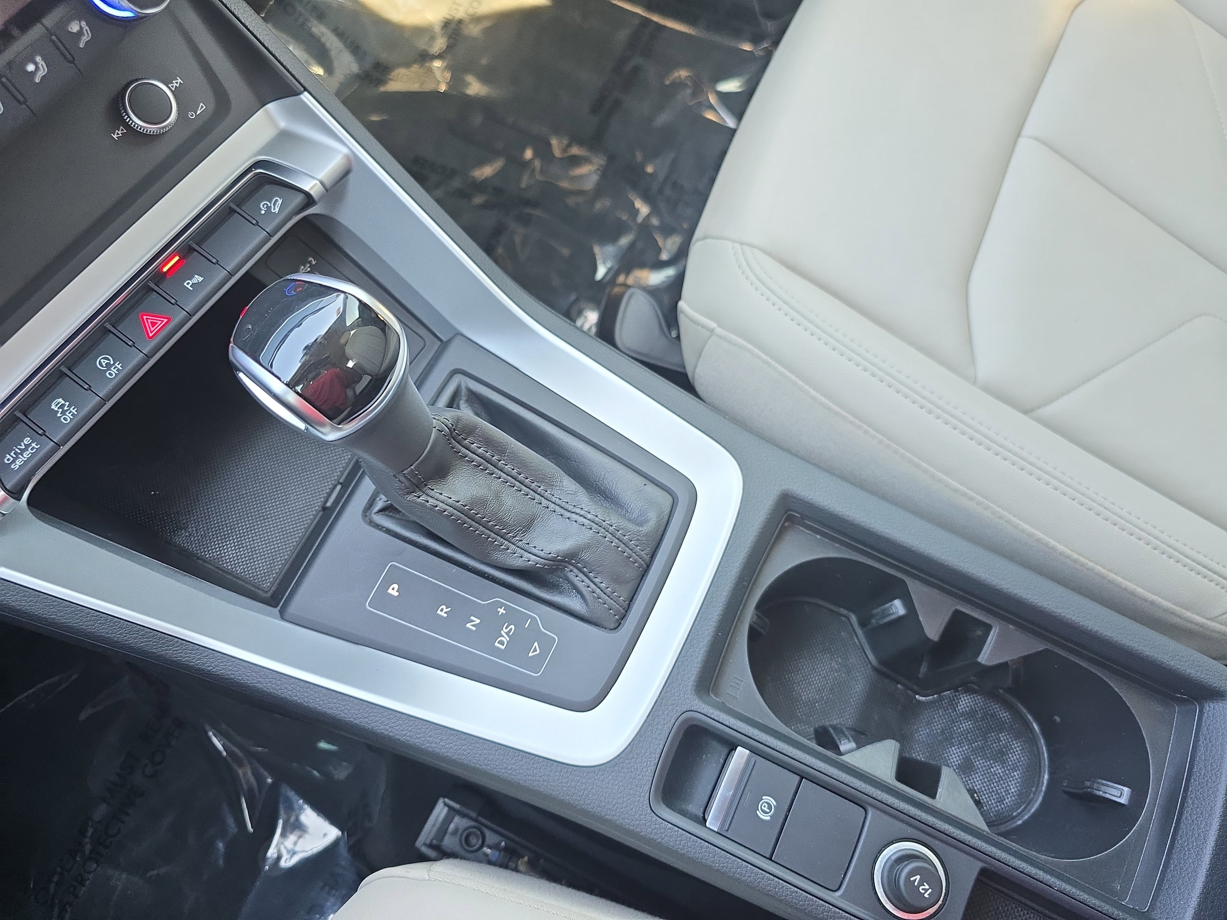 Used 2020 Audi Q3 2.0T Premium AWD/4WD image 22