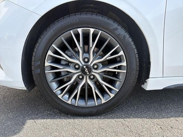 Used 2023 Kia Forte GT-Line w/ GT-Line Premium Package FWD image 11