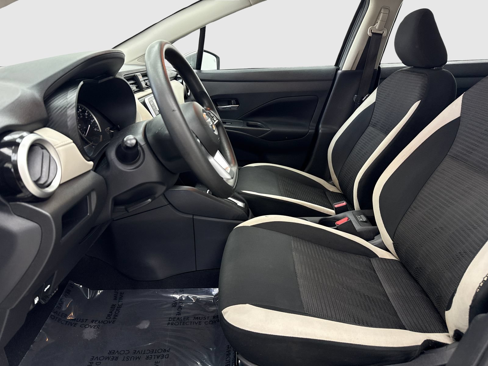 Used 2021 Nissan Versa SV FWD image 17