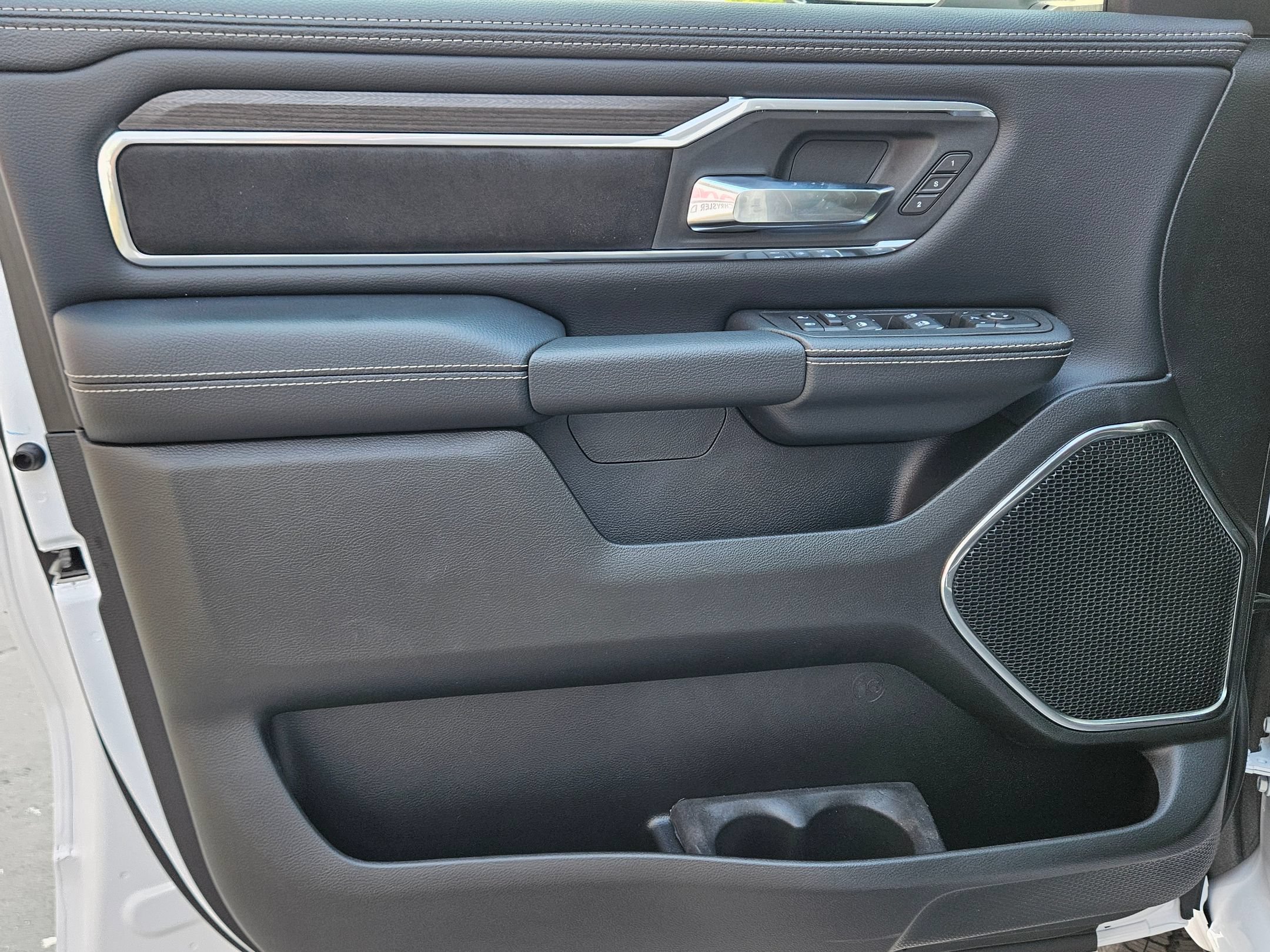 New 2027 RAM 1500 Laramie w/ Laramie Preferred Package AWD/4WD image 16