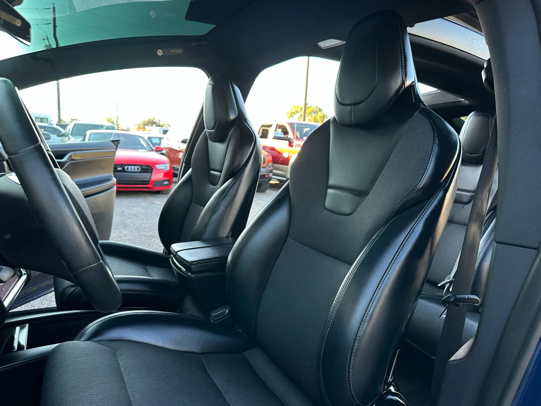 Used 2016 Tesla Model X 60D image 15