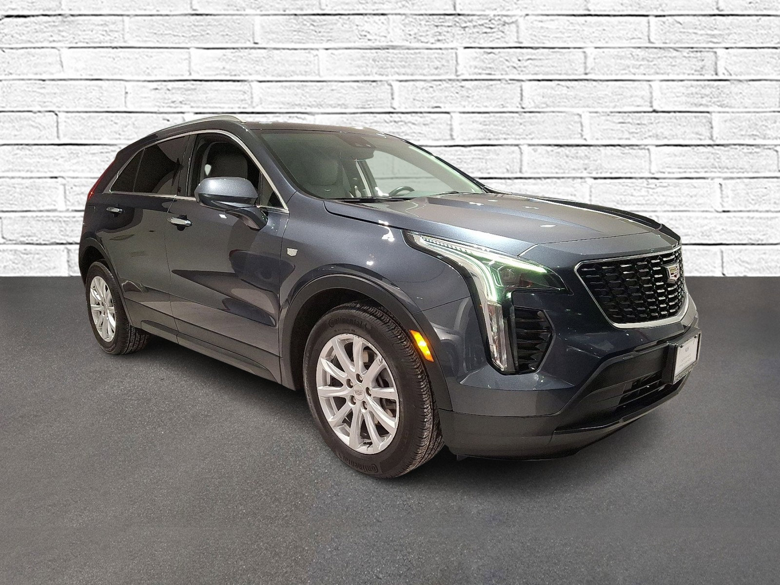 Used 2021 Cadillac XT4 Luxury w/ Cold Weather Package image 6
