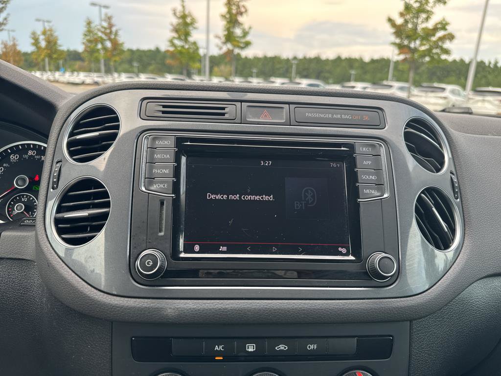 Used 2018 Volkswagen Tiguan Limited AWD/4WD image 14