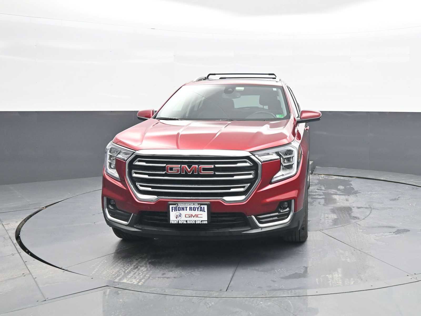 Used 2023 GMC Terrain SLT image 3