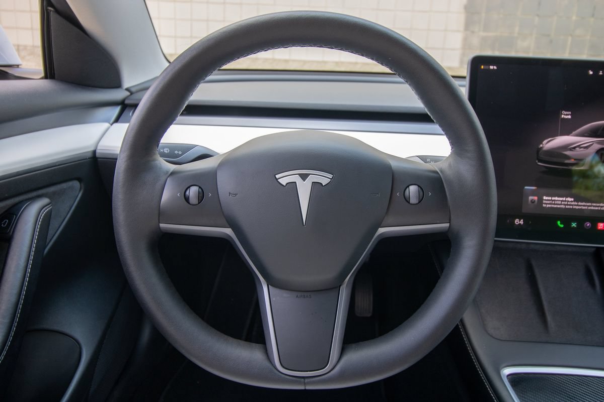 Used 2022 Tesla Model 3 Long Range AWD/4WD image 32