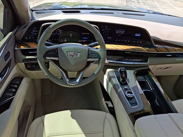 Used 2021 Cadillac Escalade Sport Platinum AWD/4WD image 13