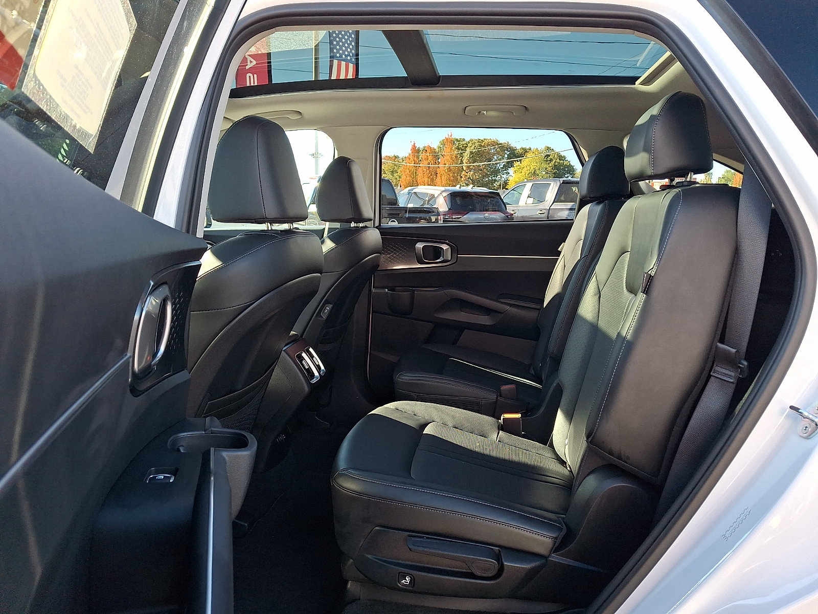 Used 2025 Kia Sorento EX w/ Panoramic Sunroof Package AWD/4WD image 13